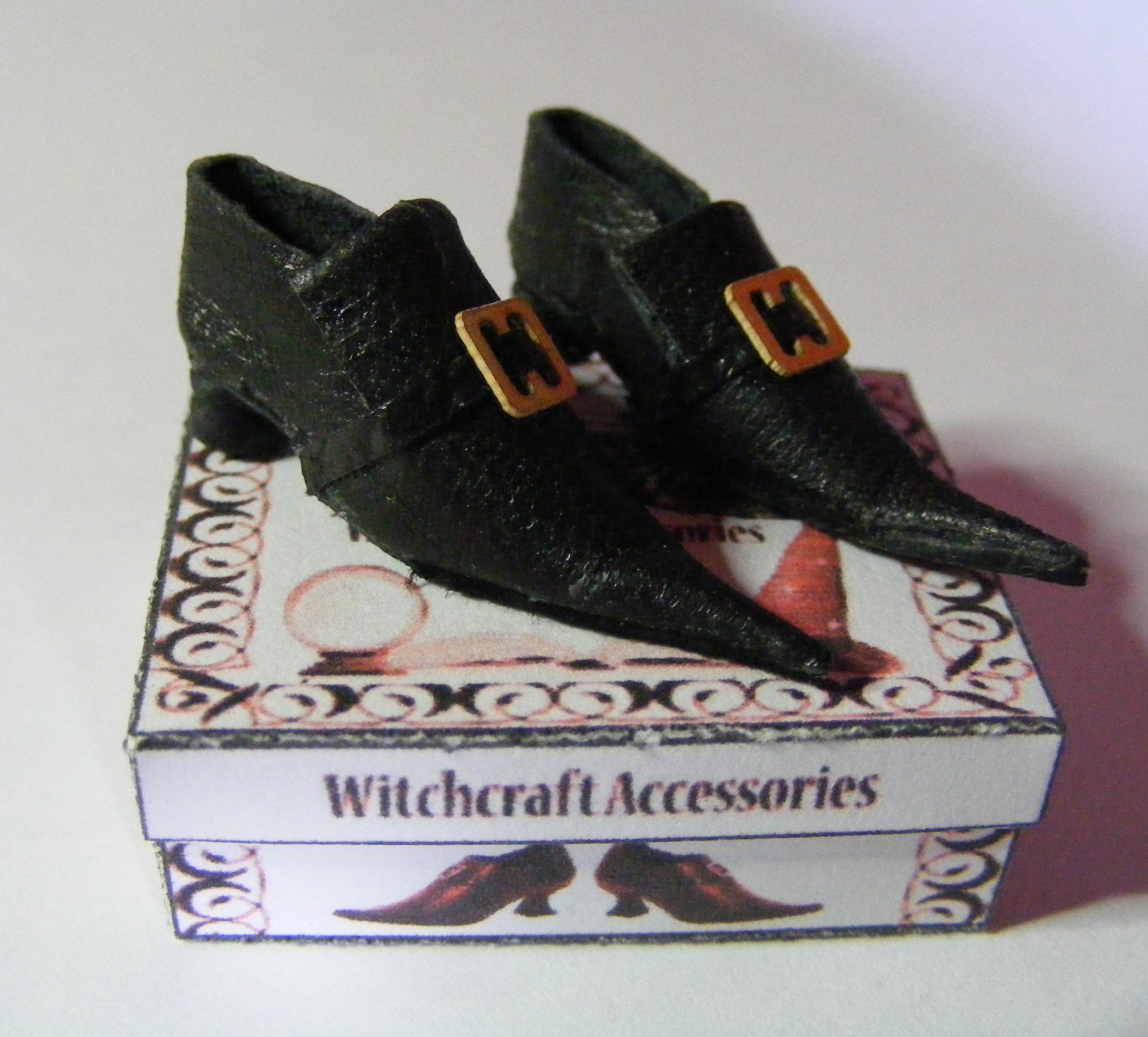 BLACK LEATHER WITCH SHOES